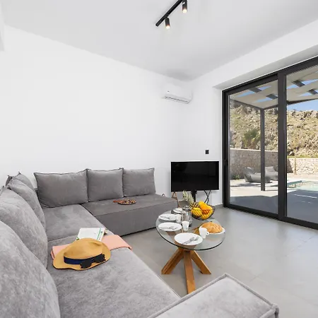 10 Hozan Villa Kolymbia