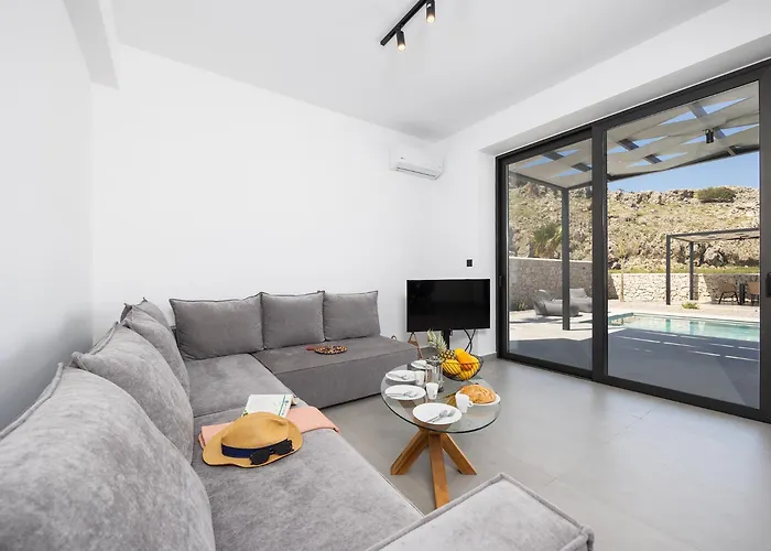 10 Hozan Villa Kolymbia